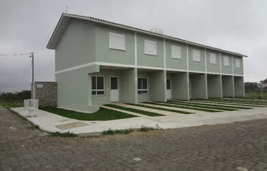 Imagem: A casa possui 2 Dormitórios, 1 Banheiro, 1 Vaga na garagem