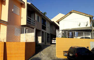 Imagem 1: Sobrado 3 dormitórios a venda no Planalto em Caxias do Sul