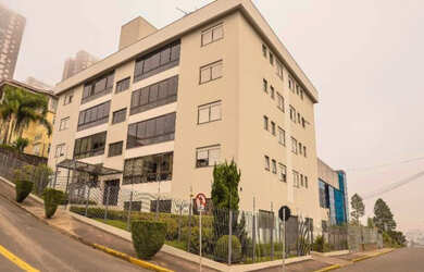 Imagem: O apartamento possui 2 Dormitórios, 1 Suíte, 2 Banheiros