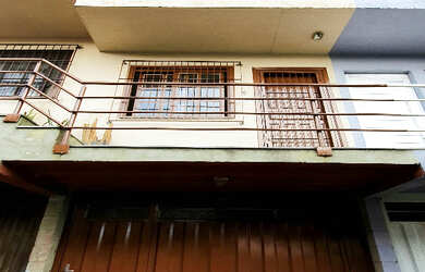 Imagem: A casa possui 2 Dormitórios, 1 Banheiro, 1 Vaga na garagem