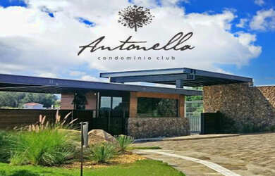 Imagem: O terreno possui 400m² de Área e está localizado em Nossa