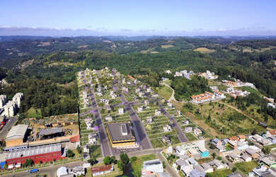 Imagem: O terreno possui 372m² de Área e está localizado em Desvio