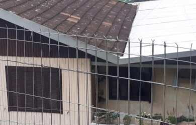 Imagem: A casa possui 5 Dormitórios, 2 Banheiros, 1 Vaga na garagem