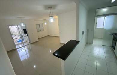 Imagem: O apartamento possui 2 Dormitórios, 1 Suíte, 2 Banheiros