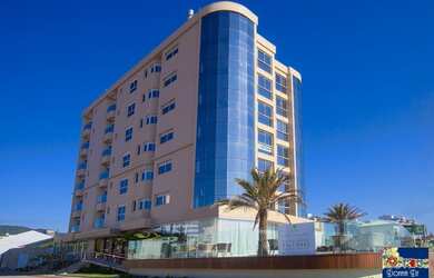 Imagem: A casa possui 4 Dormitórios, 4 Suítes, 1 Banheiro, 2 Vagas