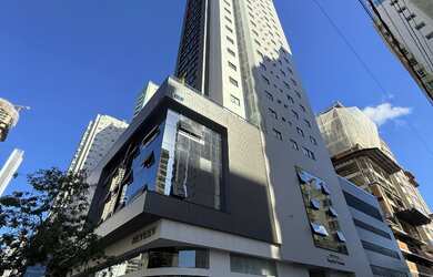 Imagem: O apartamento possui 4 Dormitórios, 4 Suítes, 4 Banheiros