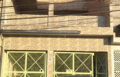 Imagem: A casa possui 2 Dormitórios, 2 Suítes, 1 Banheiro, 2 Vagas