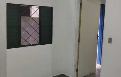 Imagem: A casa possui 1 Dormitório, 1 Banheiro, 125m² de Área, 30m²