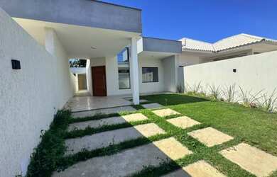 Imagem: A casa possui 3 Dormitórios, 1 Suíte, 1 Banheiro, 225m² de