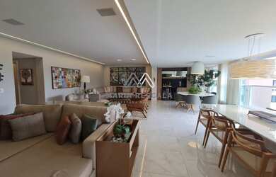 Imagem 9: Luxuoso apartamento de alto padrão disponível para venda! Este imóvel é composto por 4 amp