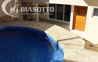 Imagem: A casa em condomínio possui 4 Dormitórios, 2 Suítes, 4 Banheiros