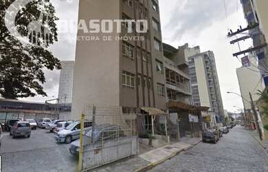 Imagem: A sala comercial possui 1 Banheiro, 1 Vaga na garagem, 2000m²