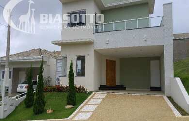 Imagem: A casa em condomínio possui 3 Dormitórios, 3 Suítes, 5 Banheiros