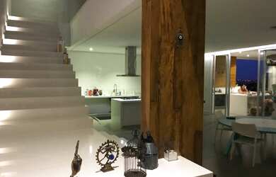 Imagem: A casa em condomínio possui 4 Dormitórios, 4 Suítes, 6 Vagas