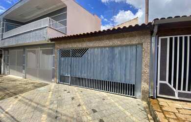 Imagem: A casa possui 2 Dormitórios, 2 Banheiros e 200m² de Área