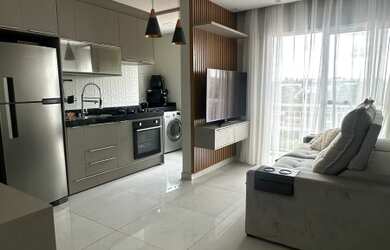 Imagem: O apartamento possui 2 Dormitórios, 1 Banheiro, 1 Vaga na garagem