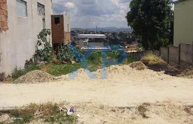 Imagem: O terreno possui 300m² de Área Privada e está localizado