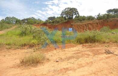 Imagem: O terreno possui 270m² de Área Privada e está localizado