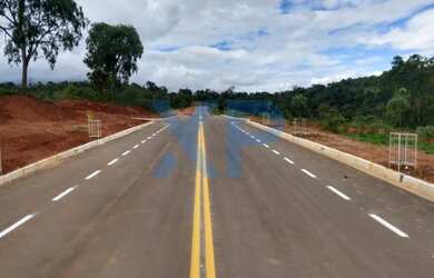 Imagem: O terreno possui 200m² de Área Privada e está localizado