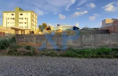 Imagem: O terreno possui 288m² de Área Privada e está localizado