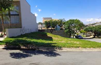 Imagem: O terreno possui 308m² de Área Privada e está localizado