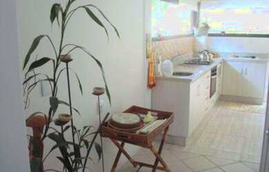 Imagem 10: Sobrado na Praia do Estaleiro Locação Temporada - Condominio Fechado...