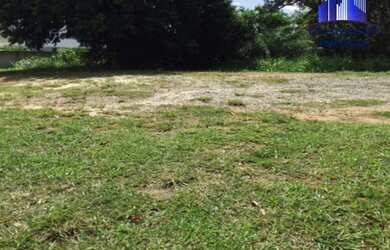 Imagem: O terreno à venda possui e está localizado em Alphaville