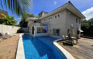 Imagem: A casa em condomínio possui 4 Dormitórios, 4 Suítes, 6 Banheiros