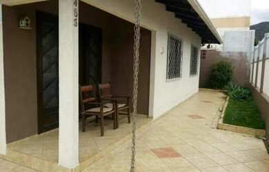 Imagem: A casa possui 3 Dormitórios, 1 Suíte, 2 Banheiros, 1 Vaga