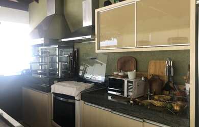 Imagem 11: MARAVILHOSA CASA AMPLA COM PISCINA E CHURRASQUEIRA