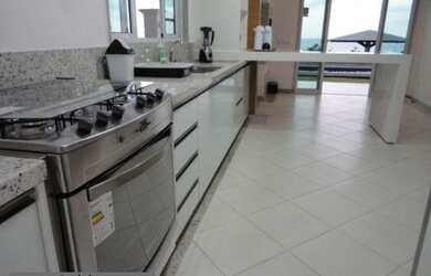 Imagem 4: MARAVILHOSA CASA COM PISCINA FRENTE MAR NO ESTALEIRINHO BALNEÁRIO CAMBORIÚ