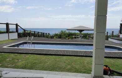 Imagem 1: MARAVILHOSA CASA COM PISCINA FRENTE MAR NO ESTALEIRINHO BALNEÁRIO CAMBORIÚ