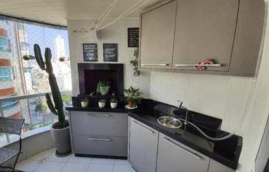 Imagem: O apartamento possui 2 Dormitórios, 1 Suíte, 2 Banheiros