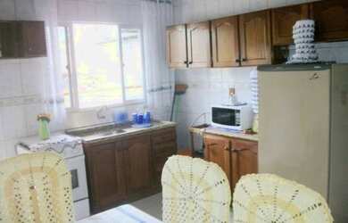 Imagem: A casa possui 2 Dormitórios, 1 Banheiro, 1 Vaga na garagem