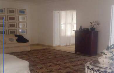 Imagem: A casa possui 4 Dormitórios, 3 Suítes, 4 Banheiros, 4 Vagas