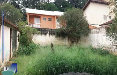 Imagem: O terreno possui 375m² de Área Privada e está localizado