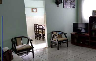 Imagem: A casa possui 3 Dormitórios, 1 Banheiro, 1 Vaga na garagem