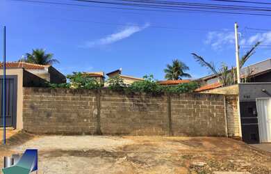 Imagem: O terreno possui 330m² de Área Privada e está localizado