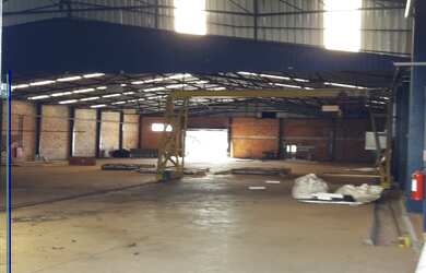 Imagem: O depósito possui 4 Banheiros, 10 Vagas na garagem, 2.112m²