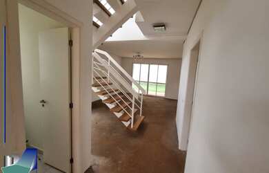 Imagem: A casa em condomínio possui 3 Dormitórios, 3 Suítes, 5 Banheiros