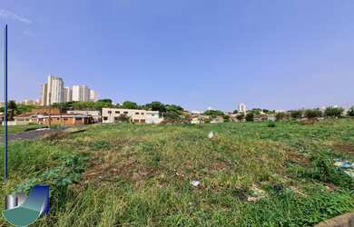 Imagem: O terreno possui 960m² de Área Privada e está localizado