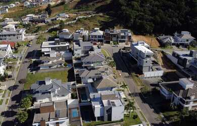 Imagem 11: Terreno exclusivo em condomínio alto padrão na Pedra Branca: vista privilegiada, segurança