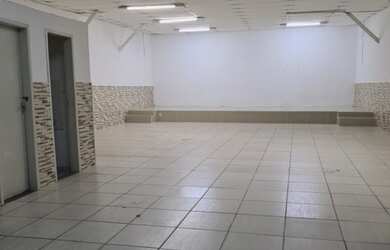 Imagem: O depósito possui 200m² de Área Privada e Imóvel novo e