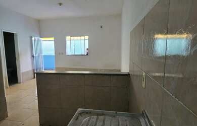 Imagem 6: QUATRO CASAS LINEAR DE UM QUARTO EM TERRENO DE 300 M2 COM RGI