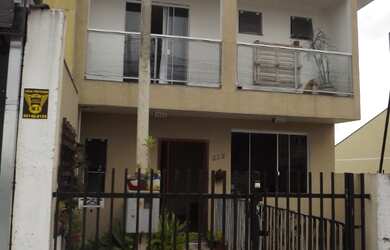 Imagem: A casa possui 3 Dormitórios, 1 Suíte, 3 Banheiros, 3 Vagas