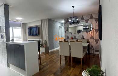 Imagem: O apartamento possui 3 Dormitórios, 1 Suíte, 1 Banheiro, 2