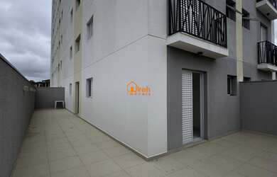 Imagem: O apartamento possui 2 Dormitórios, 1 Banheiro, 1 Vaga na garagem