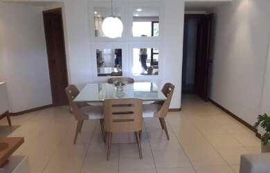 Imagem: O apartamento possui 4 Dormitórios, 1 Suíte, 3 Banheiros