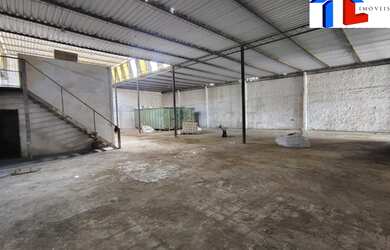 Imagem 2: ALUGO GALPÃO com 1200m² de área e 800 m² área construída, rua principal...
