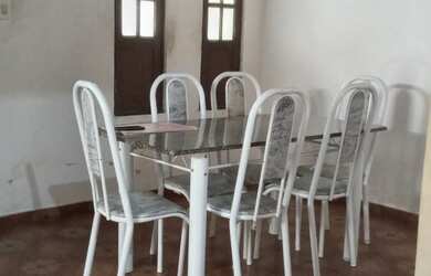 Imagem: A casa possui 3 Dormitórios, 1 Suíte, 2 Banheiros, 1 Vaga